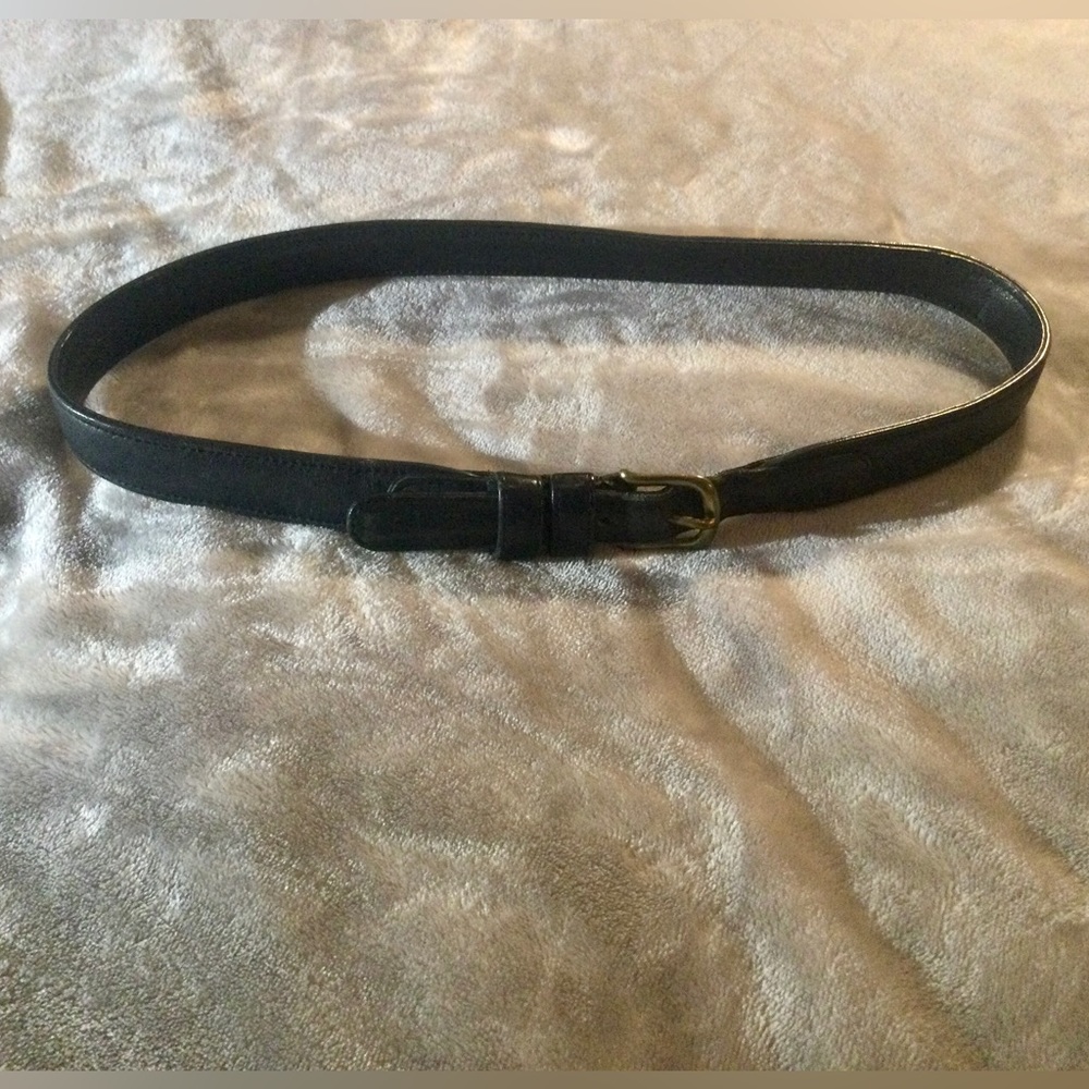 VINTAGE COACH BRASS AND GLOOVE LEATHER BELT.